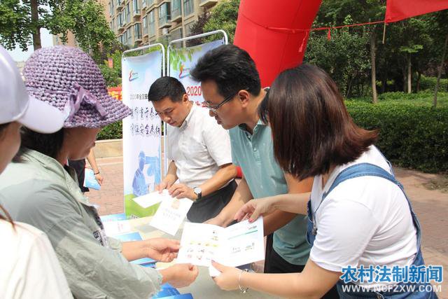 开封市应急管理局联合龙亭区文明办开展安全生产主题宣传活动