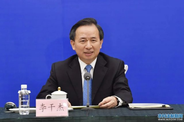 ��ѡɽ��ʡ���ڶ��죬��ɽܳ�ϯ���߼���ᣬ̸�������������̵���������