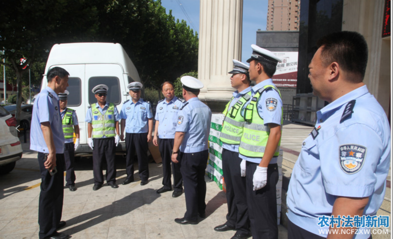 河南省商丘市公安局党委委员、副局长李明星一行慰问创城一线民警辅警 鼓士气冲刺创城