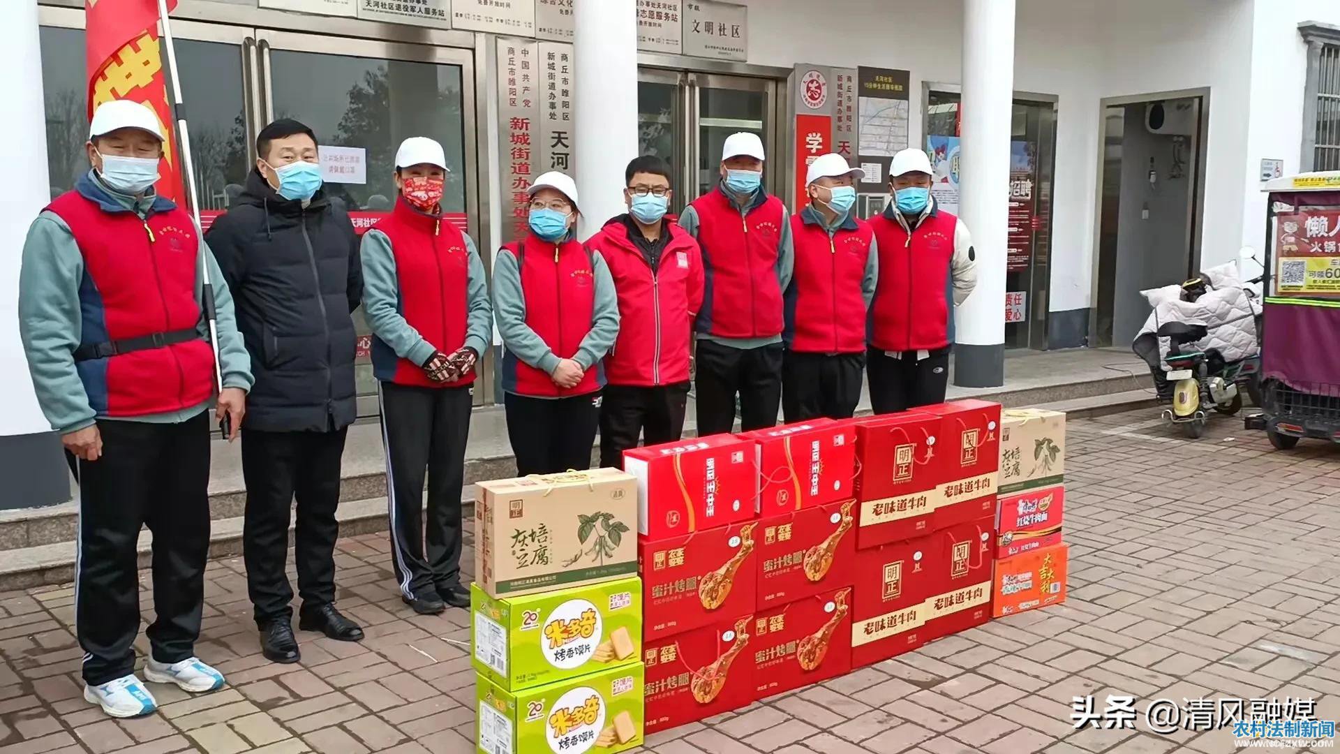 ��������ͽ������߽�����ο�ʿ���һ�߹�����Ա