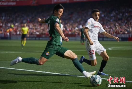 ����ʱ��2��16�գ�����24����������2:2սƽ��ά���ǡ��й���Ա�����׷��ǳ������ڱ����ĵ�49�������ţ��������2:1�����ȷ֡���Ҳ�����ڱ������ĵ�һ�������ͳ����򣬴�ǰ�������������ƹ������������Ƶ����š�